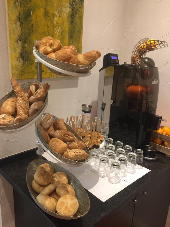 Acomodação com café da manhã  7 2*